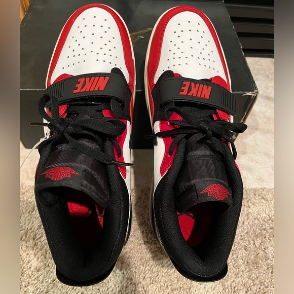 Nike Air Jordan Legacy 312 Low Chicago White Red Black CD7069-106 Shoes NEW 🔥🔥 - Picture 3 of 8